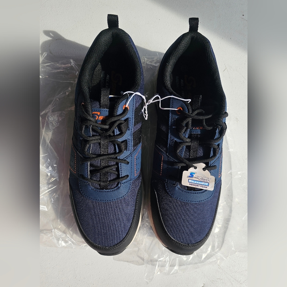 Men's blue nwt Skechers size 13
